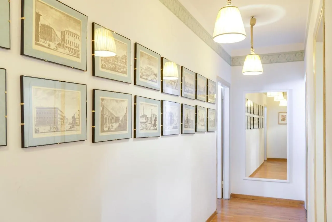 Mamo Florence - Palazzo Spinelli Apartment Italy